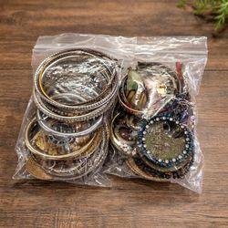 Mixed Earring Lot Vintage & Modern Gold Silver Tone Jewelry Mystery Bundle
