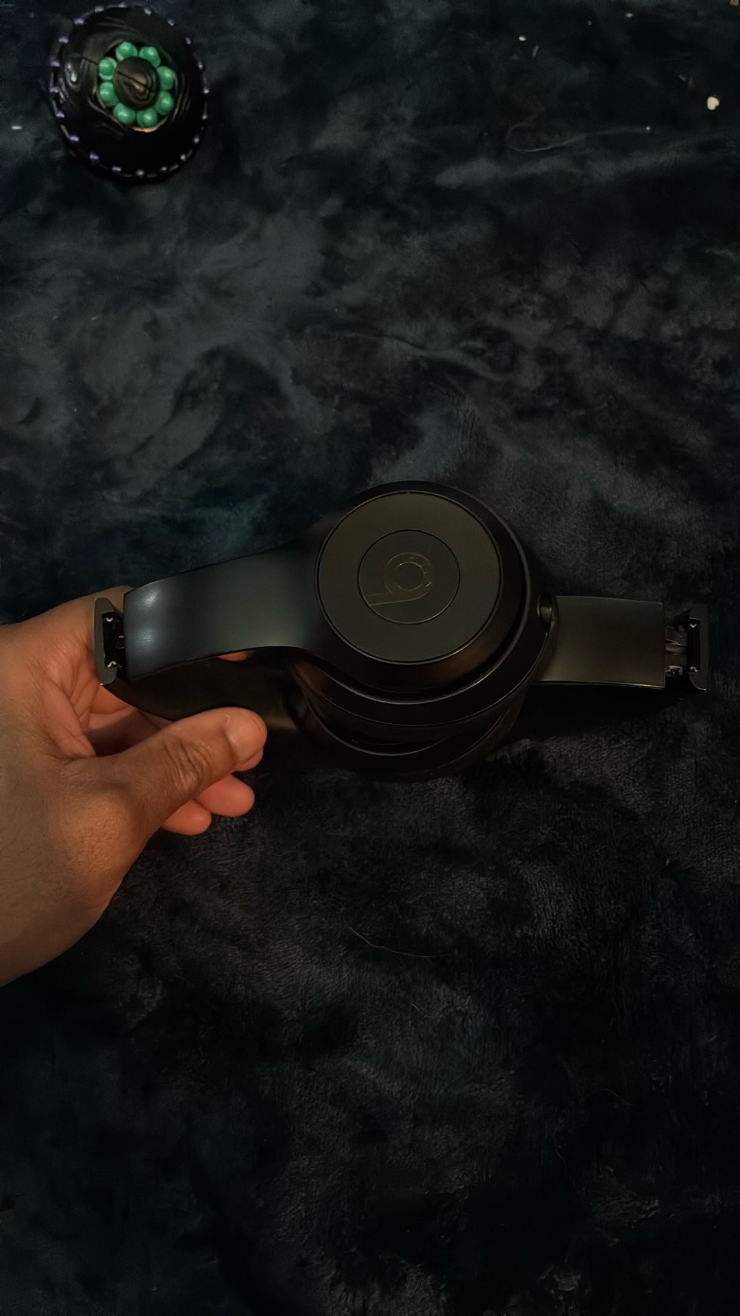 Beats Solo 3 READ DESCRIPTION