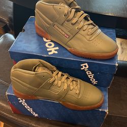 Mens Reebox WorkOut Mid Size 9.5 NEW