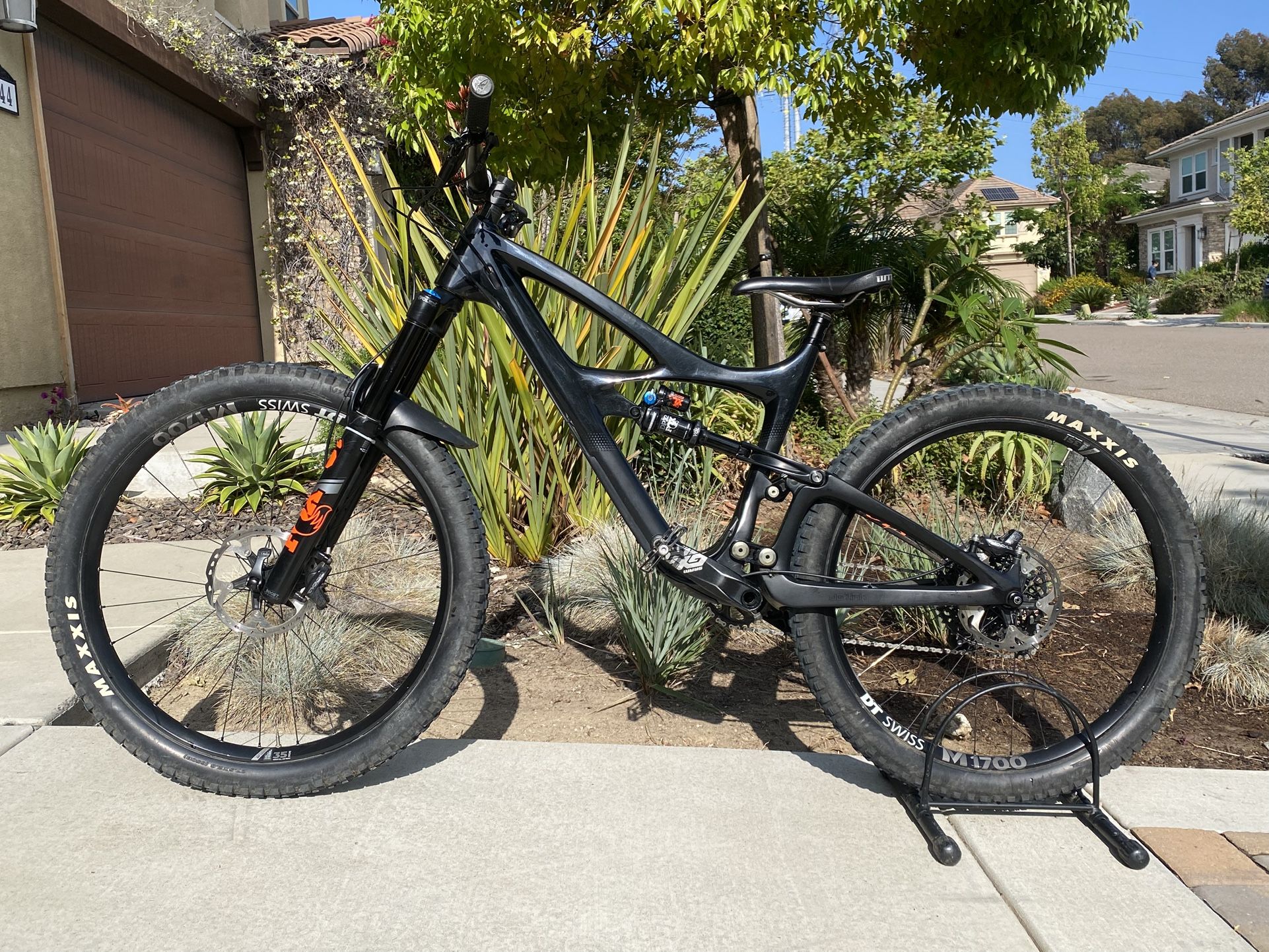 Ibis Mojo Large Mountain Bike $2500