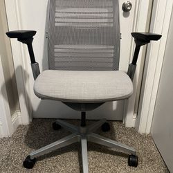 Steelcase Think V2 Office Chair -immaculate Condition 