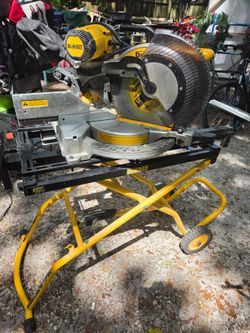 DeWalt 12" Sliding Compound Miter Saw with Stand