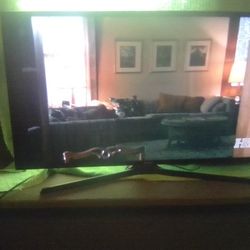Flat Screen Smart TV 40 Inch With Remote Excellent Shape