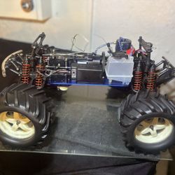 Traxxas T-Maxx Nitro rc car