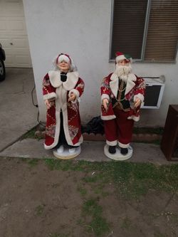 Santa And Miss Clause