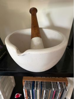 Beautiful antique mortar and pestle 1795 to 1820