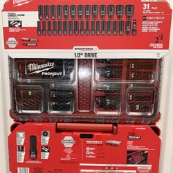 Milwaukee 1/2” Shockwave 31pc Impact Duty Socket Set w/Packout. Model #49-66-6806