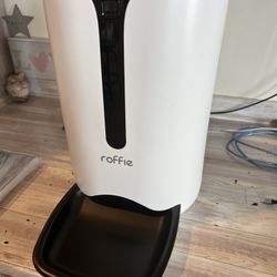 Automatic Dog and Cat Food Dispenser 