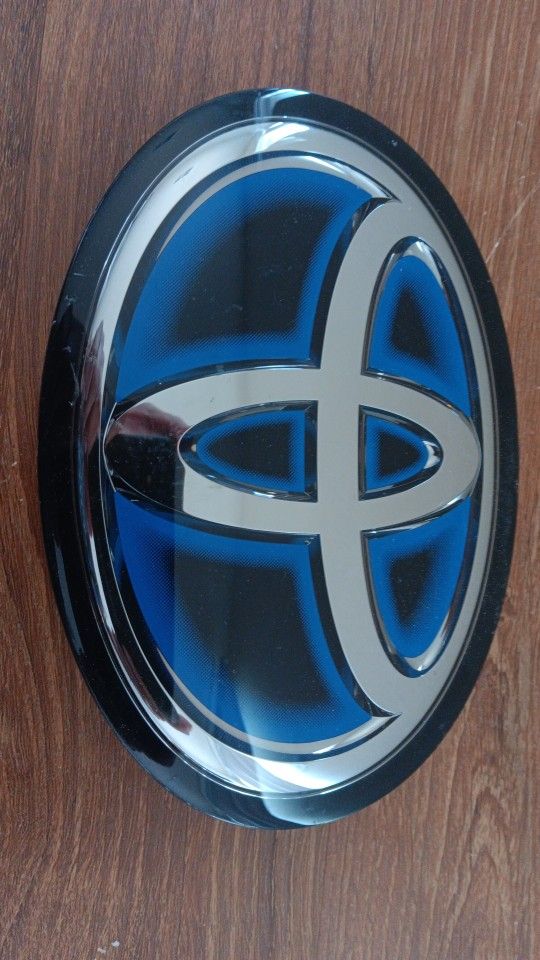 Front Grill Emblem 