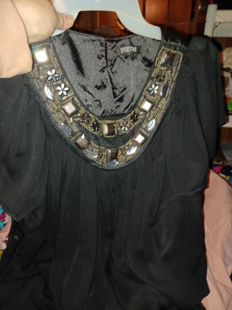 Size Large Short Dress Black With 2 Layers Of Bling Bling Stones Around The Neck 