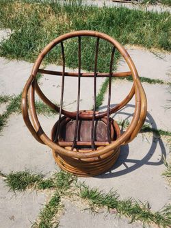 Rattan Bamboo Round Swivel Chair Frame