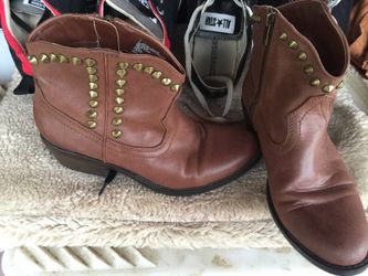 Boots for women