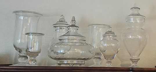 7 Glass Apothecary Jars Perfect For A Wedding Candy Bar