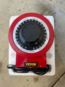 VEVOR TDGC-2KVA Variable Voltage Regulator