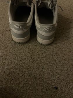 dunks a little worn out but can be cleaned