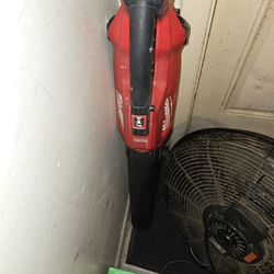 Milwaukee M18 Leaf Blower  Charger And Battery