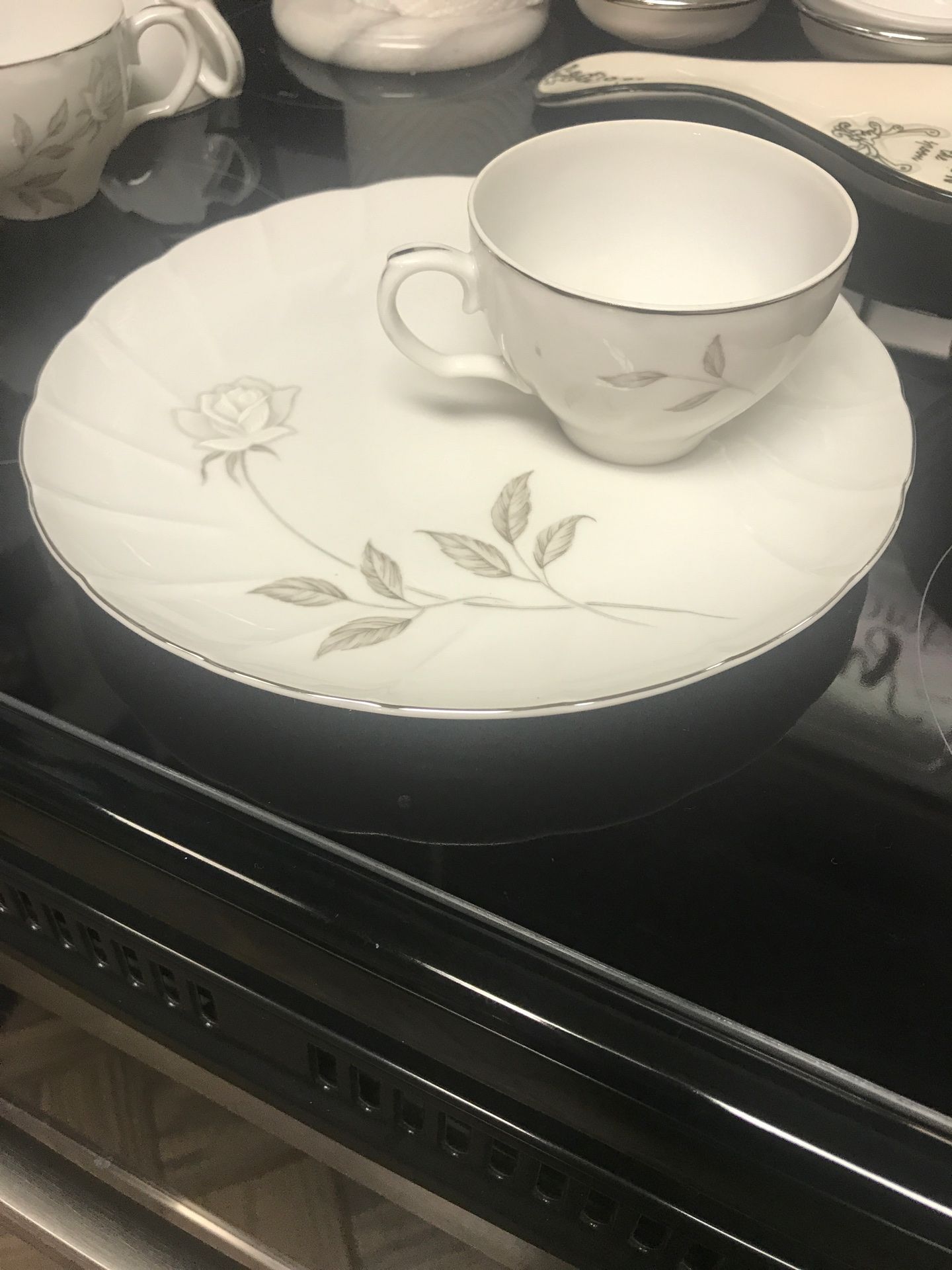 Jonas Roberts 500 blanka plate and cup gray rose
