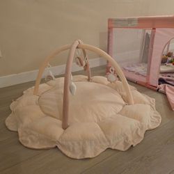Baby tummy time activity
