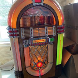 Wurlitzer Antique Record Playing Juke Box 1949