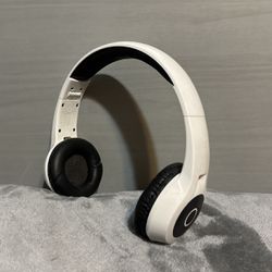 Vivitar Listen Up Bluetooth Headphones