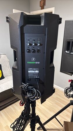 2  Mackie Thump 212 speakers