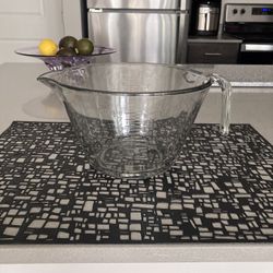Pampered Chef 8 Cup Batter Bowl, Great For Pancakes And Lots More $8