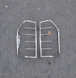 05-16 Nissan Frontier Tail Lights Guard