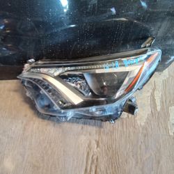 2016 - 2018  Toyota Rav4 Left Headlight