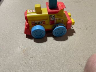 Vintage Plastic Pull-Along Toy Train Engine Locomotive MPN R-234