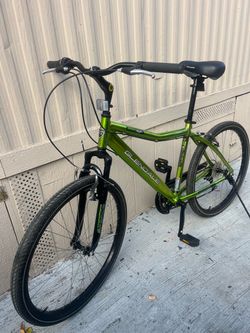 aluminium bike everything work good tires size 26 fast bike good condition