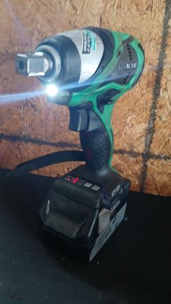 Hitachi 18 v drill /charger/ batteries
