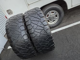 Only 4 Used Tires Lt37x12.50r17 Nitto Ridgerappler $200.00