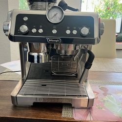 DeLonghi Espresso Machine 
