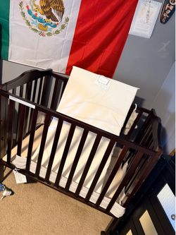 Foldable crib