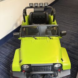 Car for toddler to drive in (12V)