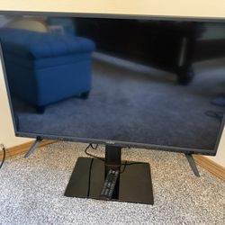 32" VIZIO 1080p Smart TV + Stand & Remote - Excellent!