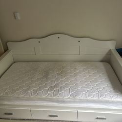 Twin Size Day Bed
