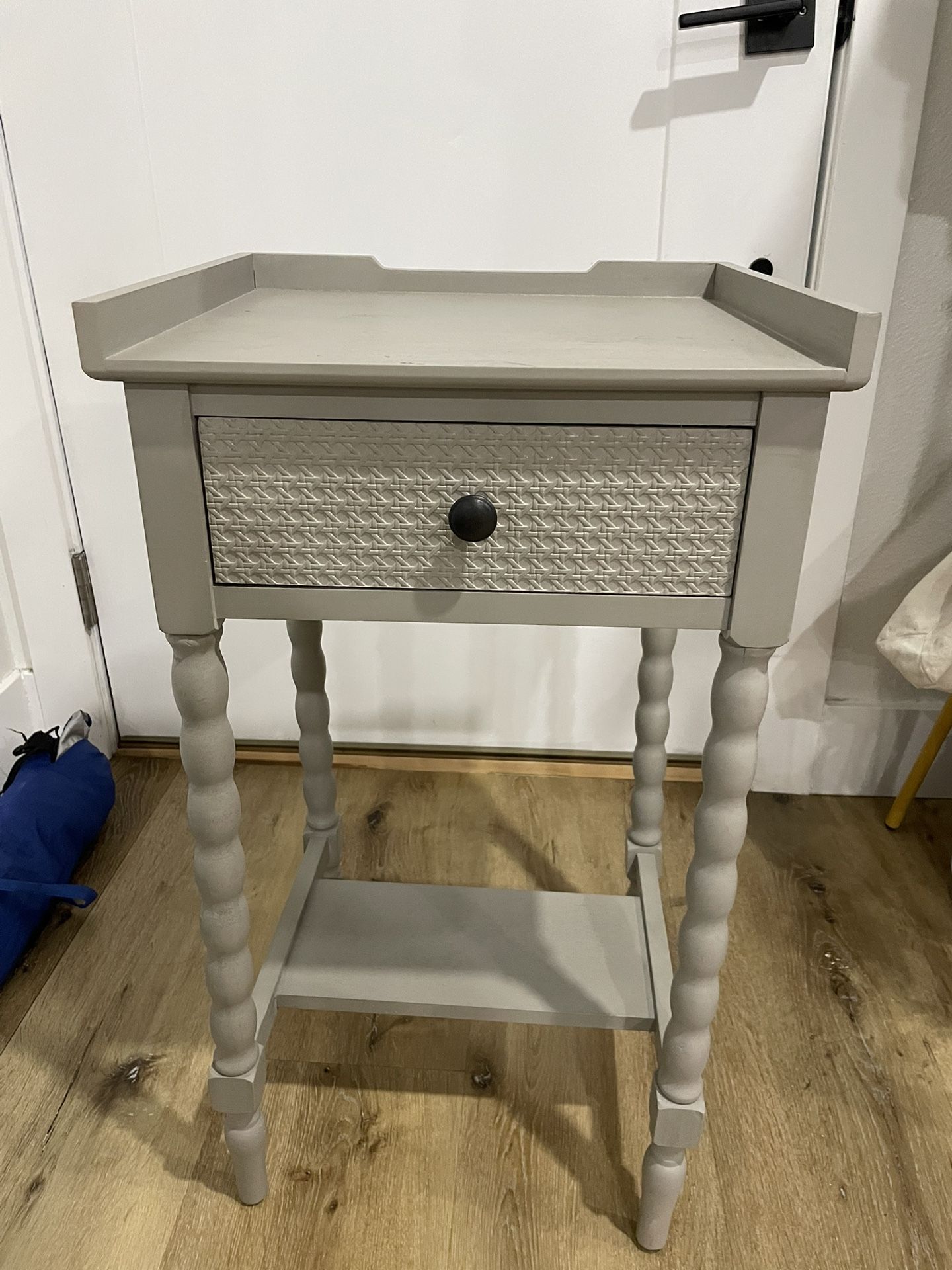 Nightstand / Side Table