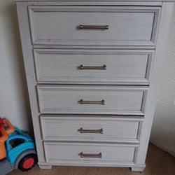 Dresser & Twin Bed Set