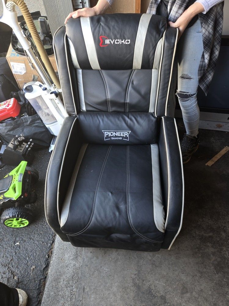 Pioneer Gaming Chair