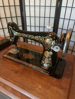 Singer Sewing Machine 66 Red Eye In Cabinet W Orig. Accessories