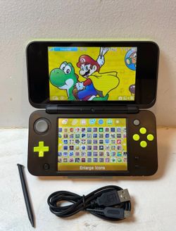 Nintendo 2DS XL in Lime Green W/90Games, charger, stylus & 64GB.