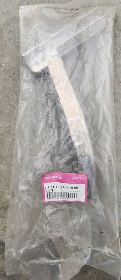 NEW ACURA NSX 91-95 PASSENGER BUMPER TO FENDER BRACKET.