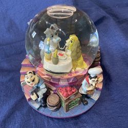 Disney's Collectible Lady And The Tramp Musical Snow Globe "Bella Notte" Lightup