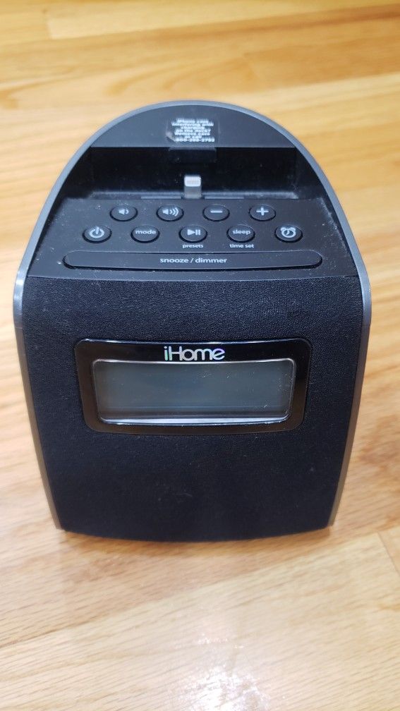 Ihome IPhone Base With Speaker