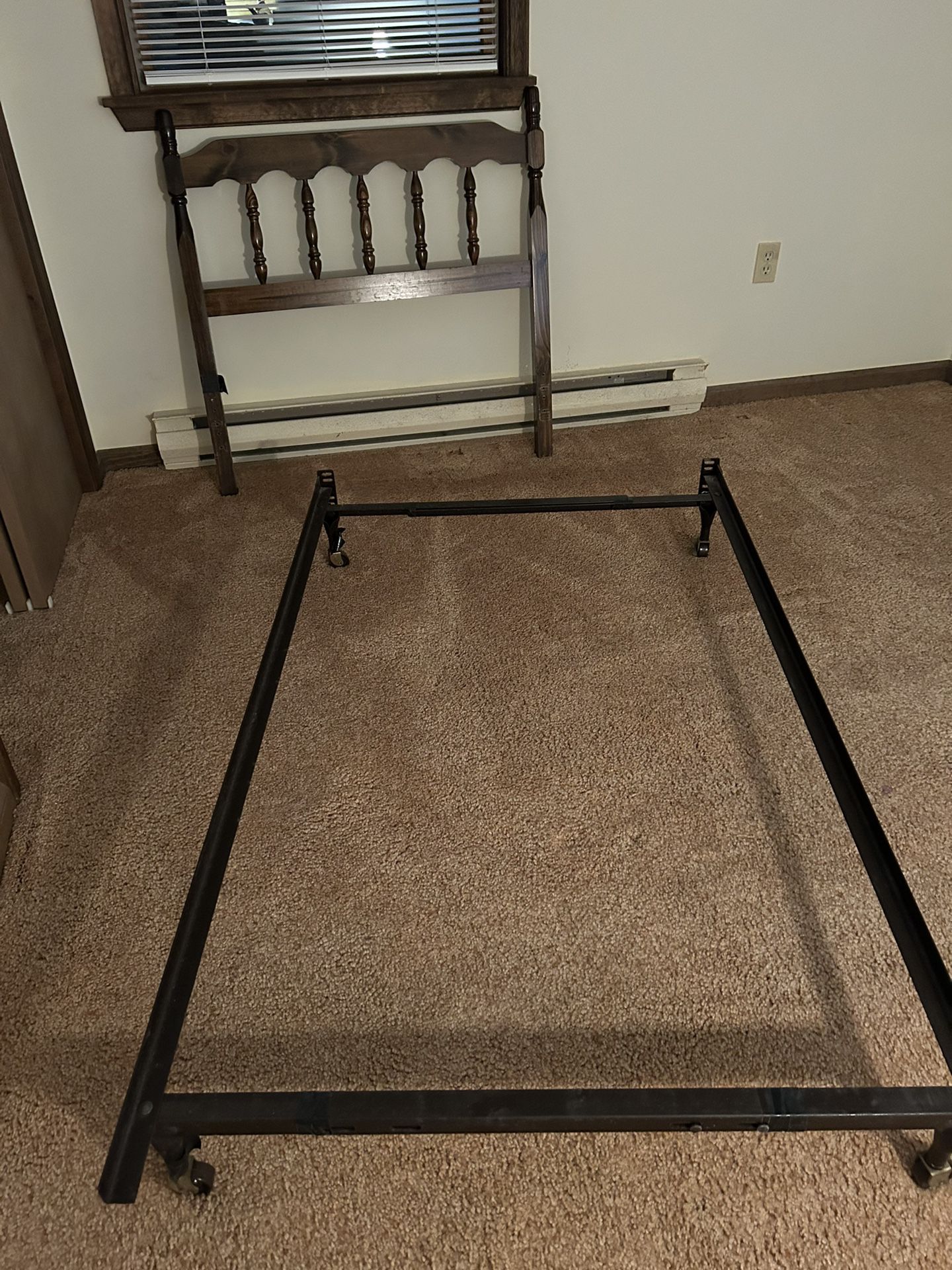 Expandable Metal Bed frame With Twin Headboard 