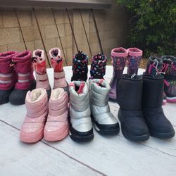 Girls Snow Boots Toddler Size 9 (See Description)