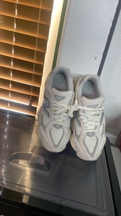 Shoes women size 6.5.  Y 7. Tengo.  Baratos