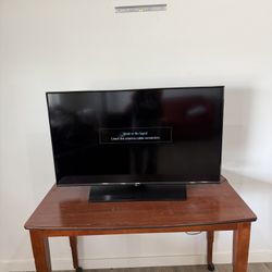40” 590 Series LED Hospitality TV Samsung 