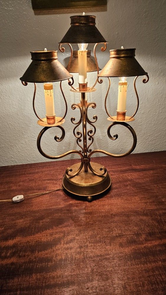 Antique Gold Scrolled 4 Head Candelabra Table Lamp